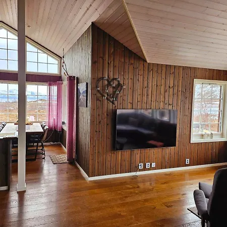 Modern Cabin By Fresh Water In Beautiful Vesteralen 소르틀란